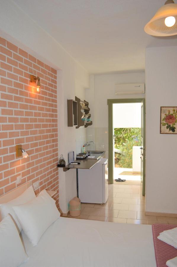 Anna George Apartment Stafylos